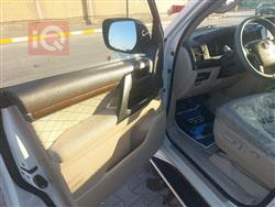 تۆیۆتا لاند کروزەر